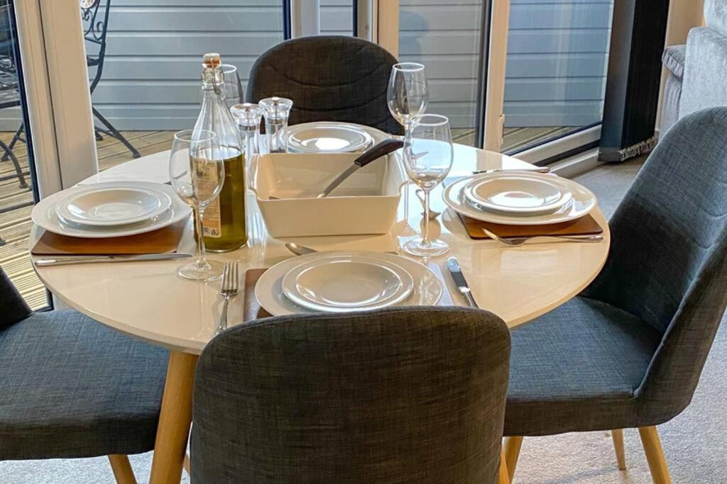 13 The Grosvenor, Luxury Flat, Central Newmarket, Ньюмаркет Екстер'єр фото